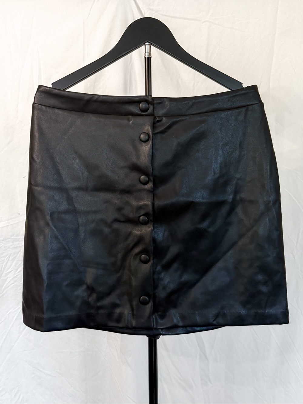 LOFT Black Button-Front Faux Leather Skirt